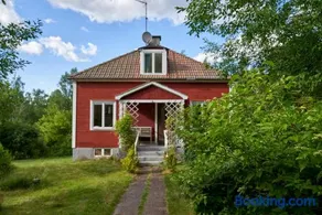 Red Haven Cottage - Image 1