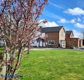 3 Brookside House - Image 4