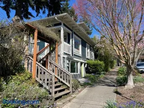Craftsman Home Near Light Rail - Image 1