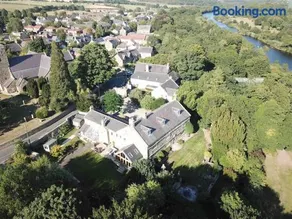 10 Bed Stunning House in village, with Hot Tub - Image 5