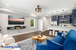 LuxHome Chicago 8 mins Downtown - Image 1