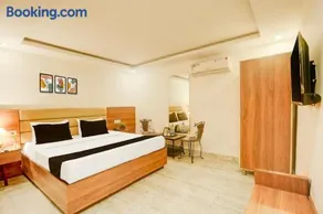 Hotel O by OYO Chandigarh Road Formerly Royal Woods - Image 1