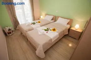 Kentrikon Suites - Image 1