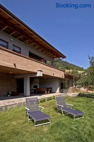 The Reddoorshouse - Image 2