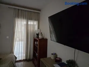 Ground floor Apt with a garden view - Image 2