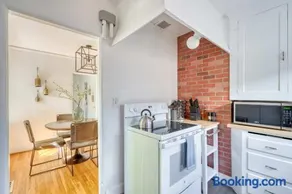 Cozy Boho 1BR - Walk to Shops & Cafes - Image 5