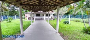 Casa e quintal exclusivo Meu Xodó- rota da ferradura em Guarapari- Praia e montanha- até 4 pessoas - Image 1
