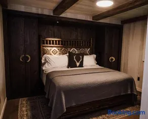 Caryonah Hunting Lodge - Image 3