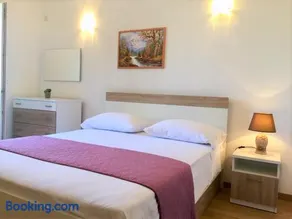 Zlatko Apartments - Image 1