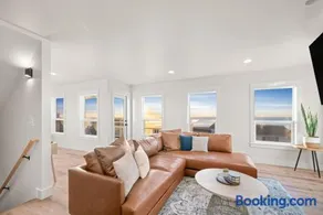 Ebb & Flow Oceanview Beach House - Image 2