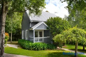 Lake Orchard Villas - Image 4