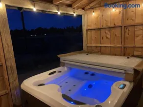 Rock Creek Canyon 3BR, Hot Tubs, Sauna, Fire Pit - Image 2