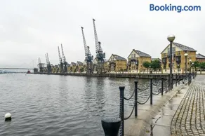 COSY RIVERVIEW-LONDON EXCEL CENTRE-O2 ARENA - Image 5