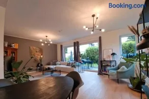 Ein komfortables Haus mit großem Wohnzimmer - Image 4
