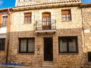Warm House in Baños de Valdearados, Farm Close to Town - Image 2