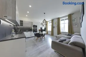 Lovely 2-bedroom apartment in centre of Bratislava - Image 1