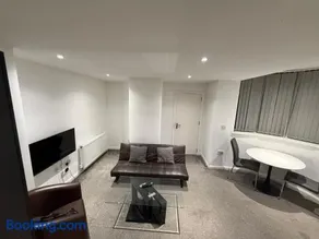 City Gate Apartments Manchester - Image 3