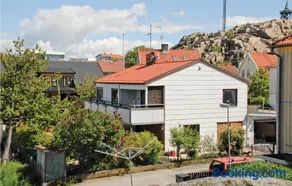 Nice Home In Lysekil With Sauna - Image 1