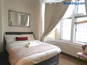 Original Trafalgar Square Apartment near Buckingham Palace - Image 4