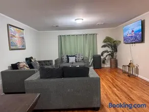 Branch brook Park Elegant 3 bedroom by EWR Airport NYC - Image 2