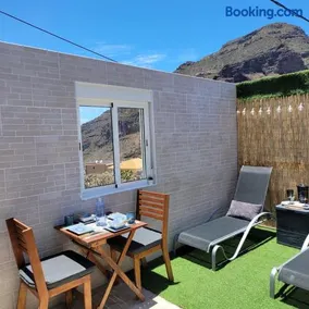 Hikers Haven Courtyard Apartment Tamaimo Tenerife - Image 2