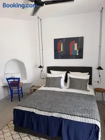 acid home - Image 1