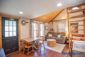 New River Views & Access - Hot Tub, Gazebo, Fire Pit, Next to Riverside Canoeing! - Image 3