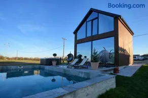 Oasis Pool House - Image 5