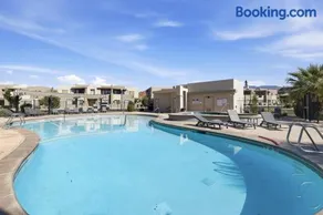 Private Balcony Hot Tub Pool Near Golf Course - Image 2