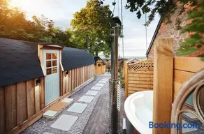 Romantic Croft with Private Hot Tub - Image 3