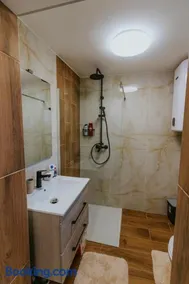 Ariel Pilismarót Vendégház - Image 2