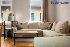 Apartment with FREE Parking - Image 2