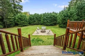 7SD Cozy Log Cabin near Bretton Woods with Hot Tub, Firepit, Private Year - Image 3