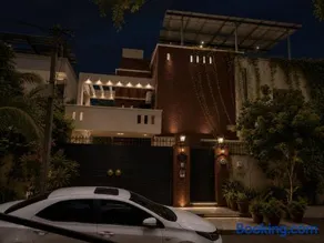 Business Creek Boutique Hotel Clifton - Image 2