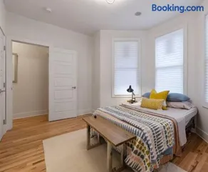 Modern & Spacious 3 BED & 2 BA Condo mins from NYC - Image 5