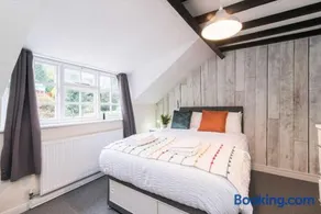 3BR Home in Castle Donnington - Image 1