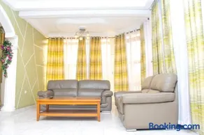 Appartement spacieux à Kinshasa avec balconELv - Image 2