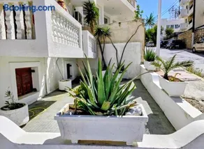 Sea Stone Apartments - Image 2