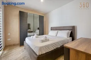 CENTRAL 51 SUITES, fully equipped 1BR suites with strong WIFI - Image 4