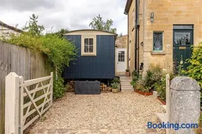 Shepherd's Hut, Bath - Image 2