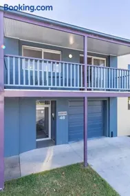 Central Chic- Beautifully appointed townhouse - Image 2
