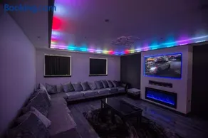 Waterfront luxury apartment - Image 4