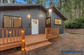 2BR Lakefront Cottage Fireplace Quiet Retreat - Image 2