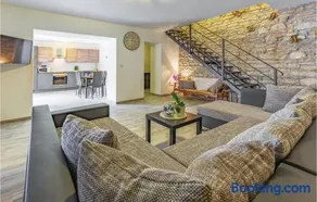 Gorgeous Home In Peruski With Wifi - Image 3