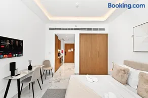 Azizi Riviera Gateway - Highest Floor Superior Apartment - Image 4