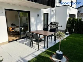 Appartement de vacances avec jardin, terrasse et barbecue | Vue jardin - Image 3