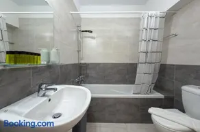 Family Resort Apartment with Pool Sleeps 6 - Image 2