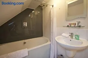 Converted Countryside Barn - Image 3
