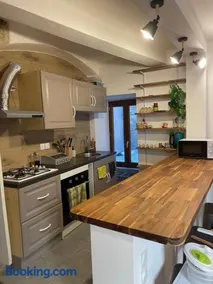 2- Appartement climatisé dans le centre historique d Aubenas - Image 3