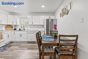 Cozy Anchorage Retreat Near Airport & Downtown - Image 2